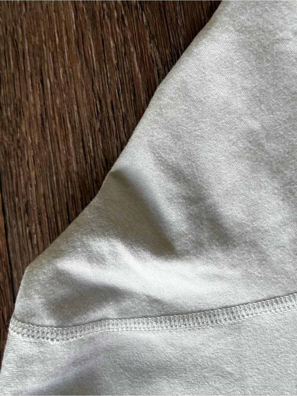 Vuori VW226 Super soft halo performance athletic hoodie light great beige small - Picture 7 of 7